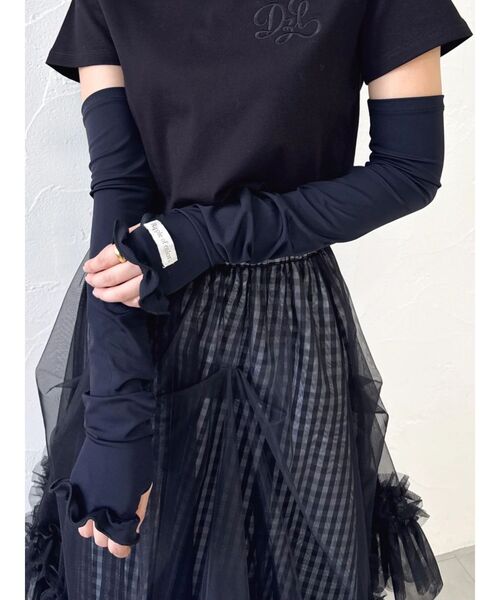 dazzlin(ダズリン)の「【UV】デザインネイムフリルアームカバー(アームカバー・レディース・オフホワイト/ブラック・FREE)」の14枚目の写真