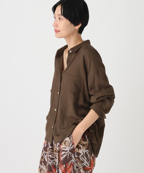 Elura(エルーラ)の「シャリサラドロストシャツ≪セットアップ対応≫/661824(シャツ/ブラウス・レディース・ダークブラウン/ベージュ/ネイビー/ライトピンク・FREE)」の1枚目の写真