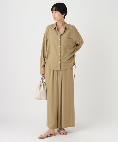 Elura(エルーラ)の「シャリサラドロストシャツ≪セットアップ対応≫/661824(シャツ/ブラウス・レディース・ダークブラウン/ベージュ/ネイビー/ライトピンク・FREE)」の16枚目の写真