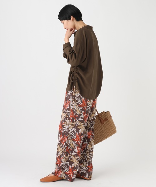 Elura(エルーラ)の「シャリサラドロストシャツ≪セットアップ対応≫/661824(シャツ/ブラウス・レディース・ダークブラウン/ベージュ/ネイビー/ライトピンク・FREE)」の19枚目の写真