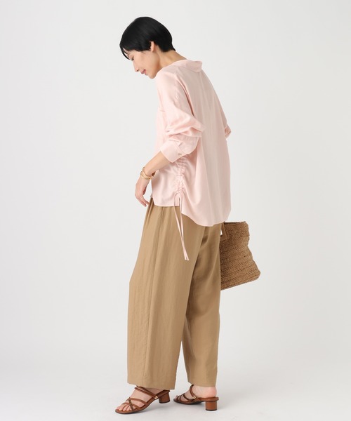 Elura(エルーラ)の「シャリサラドロストシャツ≪セットアップ対応≫/661824(シャツ/ブラウス・レディース・ダークブラウン/ベージュ/ネイビー/ライトピンク・FREE)」の13枚目の写真