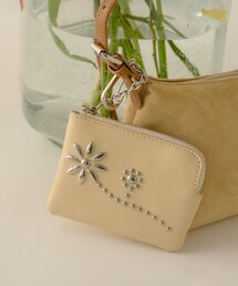 Kastane（カスタネ）の「【Kolors like you】スタッズフラワーポーチチャーム（ポーチ）」