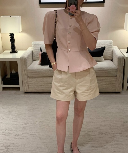 FAVORITO(ファヴォリート)の「クルーネックシングルブレストショートトップス(その他トップス・レディース・ピンク/ホワイト/ブラック・F)」の12枚目の写真