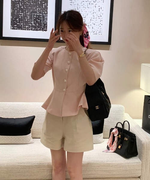 FAVORITO(ファヴォリート)の「クルーネックシングルブレストショートトップス(その他トップス・レディース・ピンク/ホワイト/ブラック・F)」の13枚目の写真