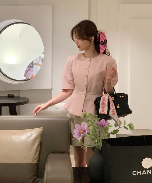 FAVORITO(ファヴォリート)の「クルーネックシングルブレストショートトップス(その他トップス・レディース・ピンク/ホワイト/ブラック・F)」の16枚目の写真