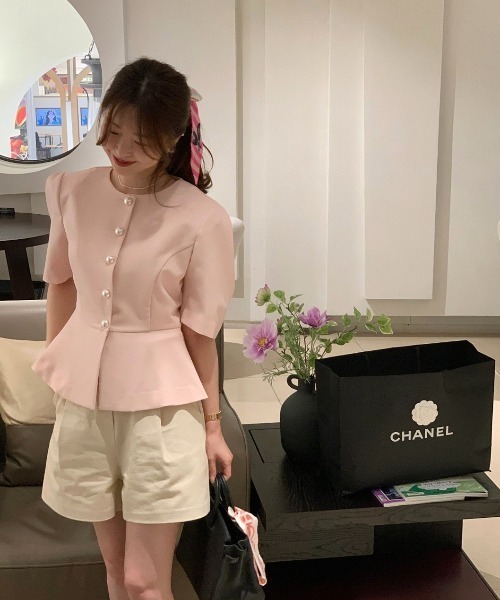 FAVORITO(ファヴォリート)の「クルーネックシングルブレストショートトップス(その他トップス・レディース・ピンク/ホワイト/ブラック・F)」の17枚目の写真