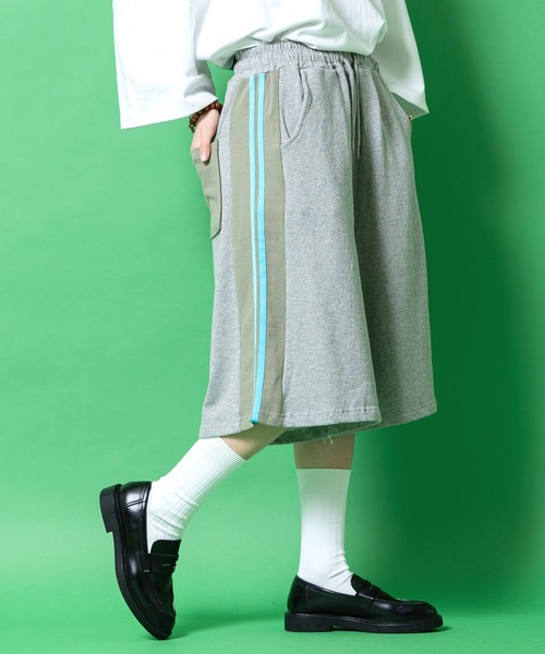 a.p.o.v.(エーピーオービー)の「a.p.o.v. サイドライン配色切替スウェットバギーハーフパンツ(スウェットパンツ・メンズ・ブラック/グレー/アッシュグレー・ONESIZE)」の3枚目の写真