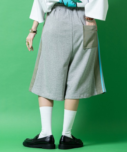 a.p.o.v.(エーピーオービー)の「a.p.o.v. サイドライン配色切替スウェットバギーハーフパンツ(スウェットパンツ・メンズ・ブラック/グレー/アッシュグレー・ONESIZE)」の4枚目の写真