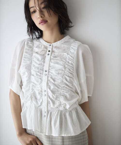 Firsthand(ファーストハンド)の「Firsthand/ファーストハンド シアー シャーリング ボリュームスリーブ ブラウス / 5分袖(シャツ/ブラウス・レディース・ホワイト/サックスブルー/ブラック・FREE)」の1枚目の写真