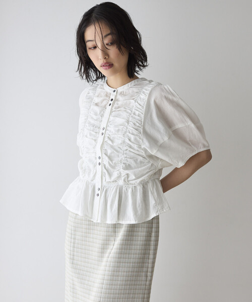 Firsthand(ファーストハンド)の「Firsthand/ファーストハンド シアー シャーリング ボリュームスリーブ ブラウス / 5分袖(シャツ/ブラウス・レディース・ホワイト/サックスブルー/ブラック・FREE)」の8枚目の写真