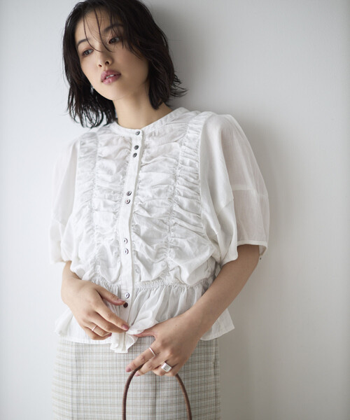 Firsthand(ファーストハンド)の「Firsthand/ファーストハンド シアー シャーリング ボリュームスリーブ ブラウス / 5分袖(シャツ/ブラウス・レディース・ホワイト/サックスブルー/ブラック・FREE)」の22枚目の写真