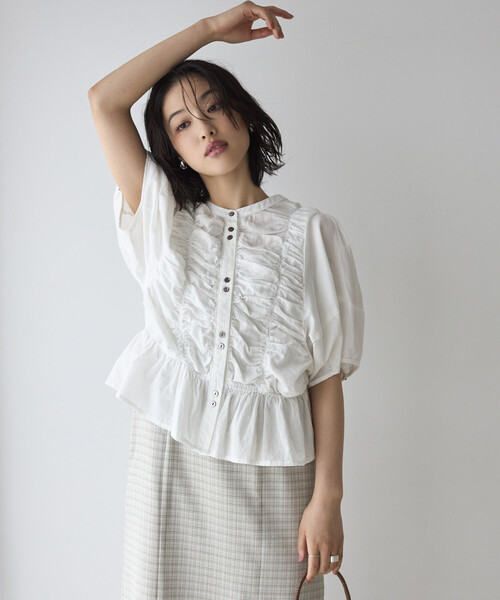 Firsthand(ファーストハンド)の「Firsthand/ファーストハンド シアー シャーリング ボリュームスリーブ ブラウス / 5分袖(シャツ/ブラウス・レディース・ホワイト/サックスブルー/ブラック・FREE)」の1枚目の写真
