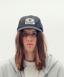 ERTR（イーアールティーアール）の「Essential Logo Cap Black（キャップ）」