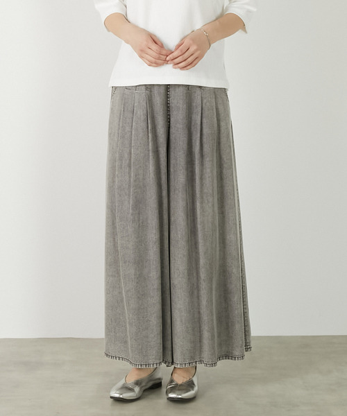 MELROSE claire(メルローズ クレール)の「【パウダーデニムタックワイドパンツ】(その他パンツ・レディース・インディゴブルー/グレー/サックスブルー・3/2)」の1枚目の写真