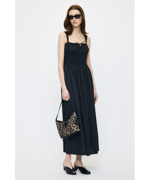 MOUSSY(マウジー)の「COTTON GATHER CAMI ドレス(ワンピース・レディース・ブラック/オフホワイト/ブラウン・2/1)」の3枚目の写真