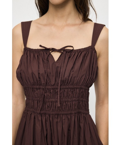 MOUSSY(マウジー)の「COTTON GATHER CAMI ドレス(ワンピース・レディース・ブラック/オフホワイト/ブラウン・2/1)」の11枚目の写真