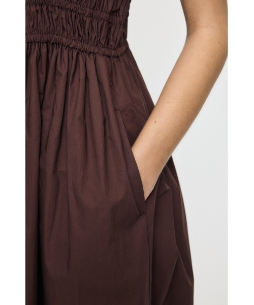 MOUSSY(マウジー)の「COTTON GATHER CAMI ドレス(ワンピース・レディース・ブラック/オフホワイト/ブラウン・2/1)」の13枚目の写真