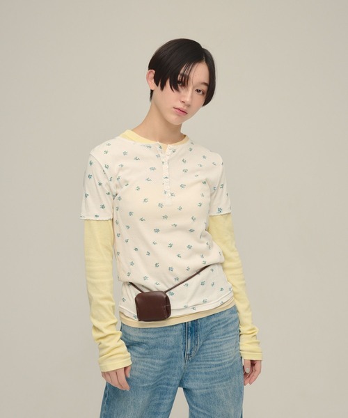 eL(エル)の「【eL】Flower Henley Neck Pullover SS /708163(Tシャツ/カットソー・レディース・ネイビー系1/ホワイト系その他・FREE)」の5枚目の写真