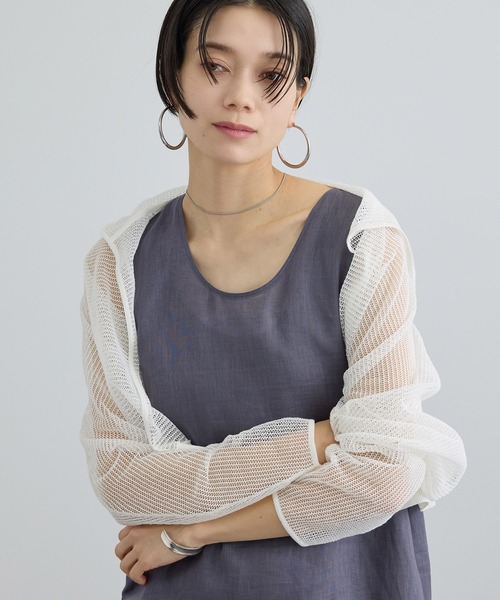 SALON adam et rope'(サロン アダム エ ロペ)の「コットンリネンメッシュフードボレロ(カーディガン/ボレロ・レディース・ブラック/オフホワイト/ベージュ・FREE)」の4枚目の写真