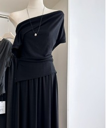 AMAJI（アマジ）の「オフショルダートップス＋フレアスカート セットアップ（ネックレス付き）（セットアップ）」