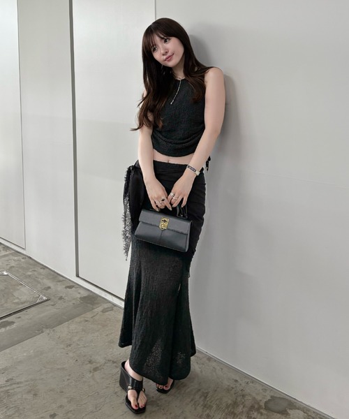 SENEE(セニー)の「shirring soft knit tops(シャーリングソフトニットトップス)(ニット/セーター・レディース・アイボリー/サンドベージュ/ブラック・FREE)」の6枚目の写真