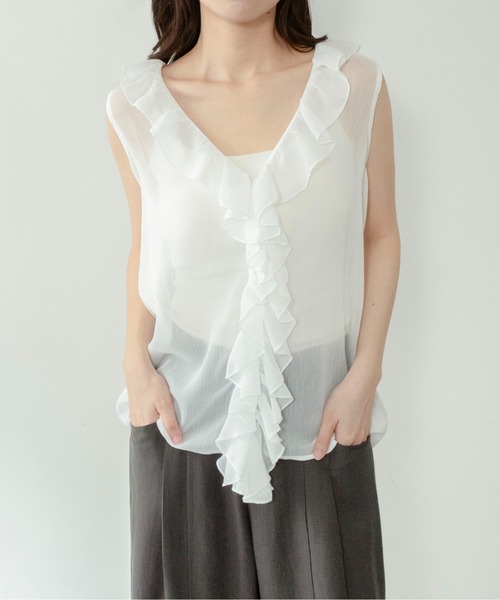 on:nue（オンニュ）の「【on:nue】[着用動画あり！] エアリーシフォンラッフルフリルブラウス（シャツ/ブラウス・レディース・ベージュ/ホワイト/ピンクベージュ・FREE）」の2枚目の写真