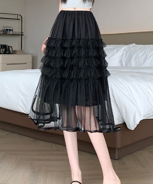LUCPY(ラクピー)の「ティアードチュールロングスカート(スカート・レディース・ブラック/ホワイト/グレー・X-LARGE/LARGE/MEDIUM/SMALL)」の2枚目の写真