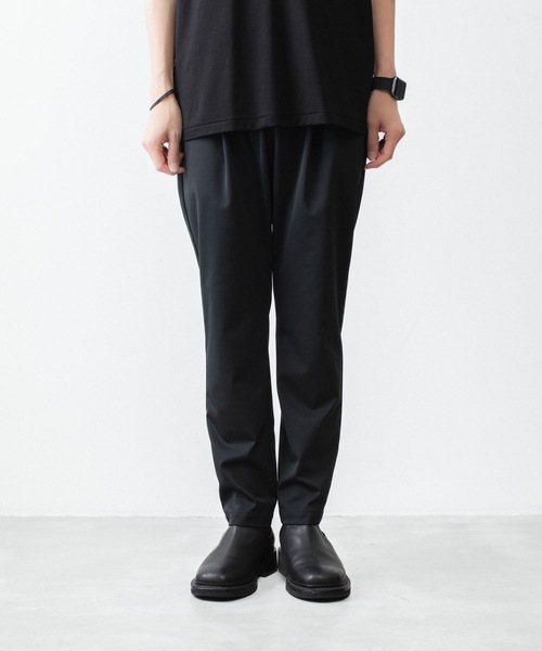 ATTACHMENT（アタッチメント）の「【 LIMITED 】ルカマットツイスト レギュラーフィット イージートラウザーズ / LUCA MATTE TWIST REGULAR FIT EASY TROUSERS（スラックス・メンズ・カーキ/ブラック・3/2/1/4）」の5枚目の写真