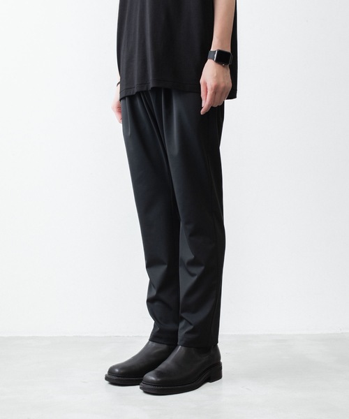 ATTACHMENT（アタッチメント）の「【 LIMITED 】ルカマットツイスト レギュラーフィット イージートラウザーズ / LUCA MATTE TWIST REGULAR FIT EASY TROUSERS（スラックス・メンズ・カーキ/ブラック・3/2/1/4）」の6枚目の写真