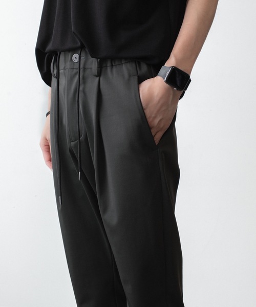 ATTACHMENT（アタッチメント）の「【 LIMITED 】ルカマットツイスト レギュラーフィット イージートラウザーズ / LUCA MATTE TWIST REGULAR FIT EASY TROUSERS（スラックス・メンズ・カーキ/ブラック・3/2/1/4）」の22枚目の写真