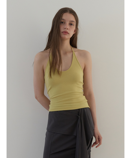 ASURA(アスラ)の「CURVE HALTER SLEEVELESS (MUSTARD)(Tシャツ/カットソー・レディース・その他・OS)」の1枚目の写真