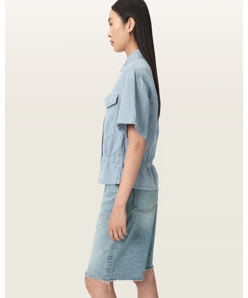 ALLSAINTS(オールセインツ)の「TOVE SHORT SLEEVE LINEN BLEND SHIRT | TOVE 半袖 リネン ブレンド シャツ(シャツ/ブラウス・レディース・ライトブルー・6/8/10/4)」の4枚目の写真