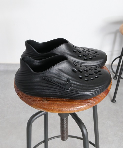 NIKE(ナイキ)の「【NIKE】ウィメンズ コンフォートライド HV5062(スリッポン・レディース・ベージュ系/ブラック系・L/M)」の4枚目の写真