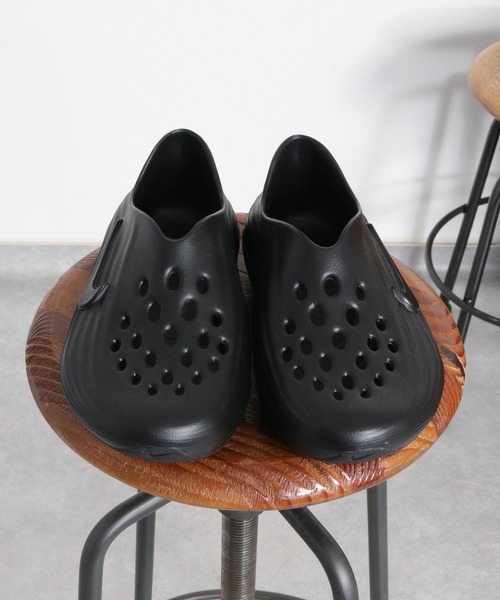 NIKE(ナイキ)の「【NIKE】ウィメンズ コンフォートライド HV5062(スリッポン・レディース・ベージュ系/ブラック系・L/M)」の7枚目の写真