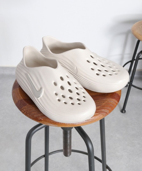 NIKE(ナイキ)の「【NIKE】ウィメンズ コンフォートライド HV5062(スリッポン・レディース・ベージュ系/ブラック系・L/M)」の16枚目の写真