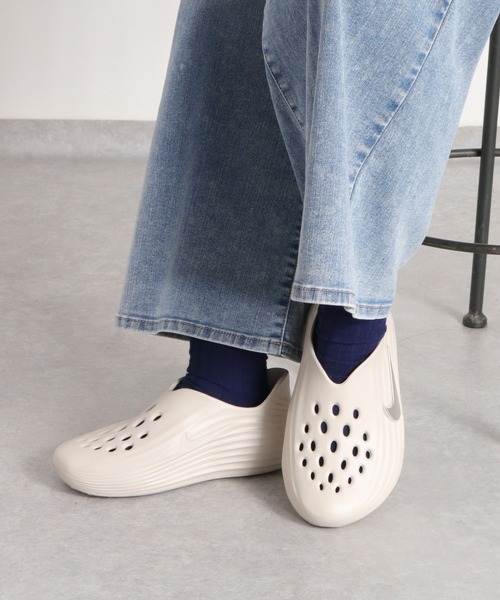 NIKE(ナイキ)の「【NIKE】ウィメンズ コンフォートライド HV5062(スリッポン・レディース・ベージュ系/ブラック系・L/M)」の20枚目の写真