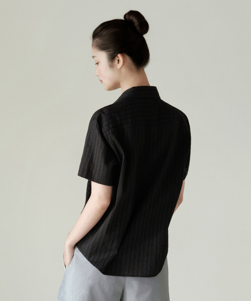 MUSINSA STANDARD WOMAN（ムシンサスタンダードウーマン）の「ウィメンズバーティカルレース半袖シャツ[ブラック]（シャツ/ブラウス・レディース・その他・X-SMALL/SMALL/MEDIUM/LARGE）」の4枚目の写真
