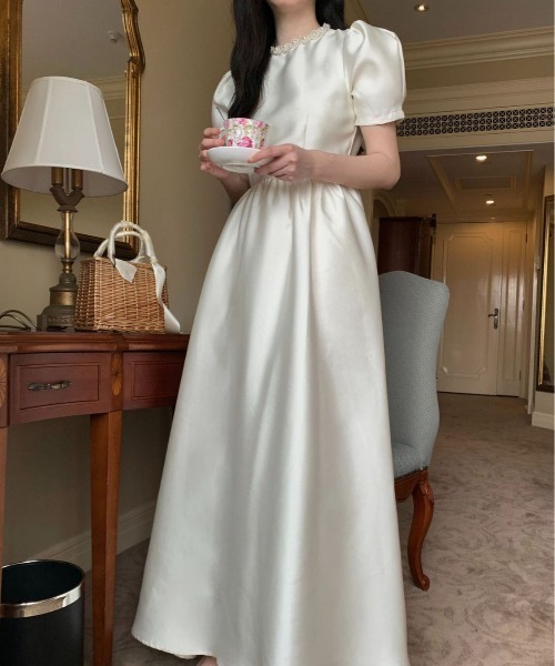 YUGA(ユーガ)の「YUGA_YGMC Korean-style Pearl neck party dress(ドレス・レディース・オフホワイト・S/M)」の1枚目の写真