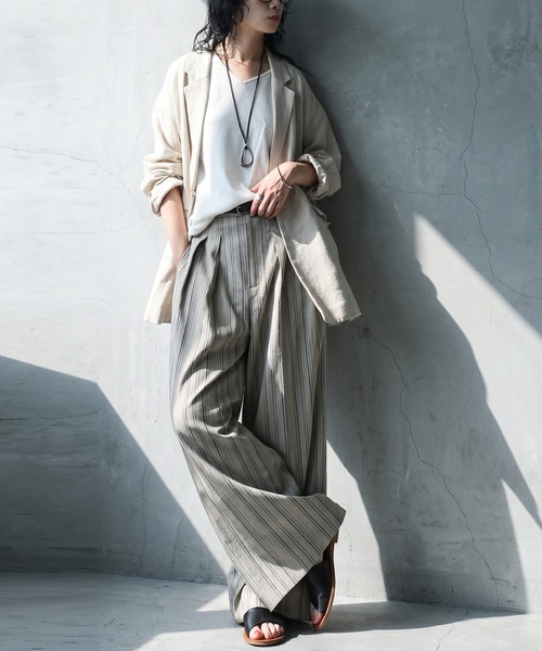antiqua(アンティカ)の「ストライプ柄 タック ワイドパンツ(その他パンツ・レディース・ベージュ/ブラック・MEDIUM/LARGE)」の8枚目の写真
