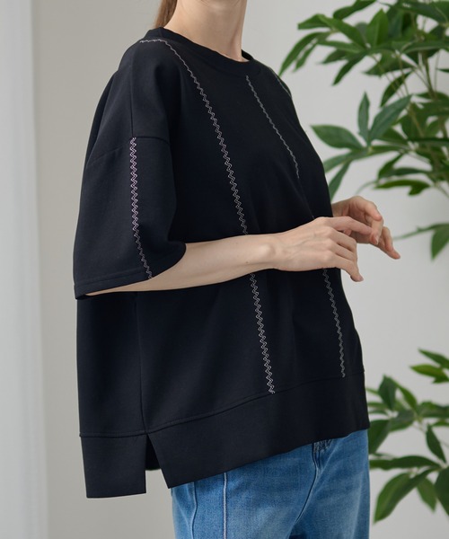 DAYRA(デイラ)の「ジグザグ ステッチ ゆる 半袖 トップス(Tシャツ/カットソー・レディース・グリーン/ホワイト/ブラック・FREE)」の1枚目の写真
