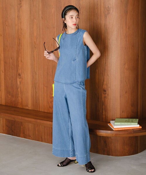 UNFILO(アンフィーロ)の「【野呂佳代さん着用】UNFILO DENIM light ノースリーブブラウス(シャツ/ブラウス・レディース・ネイビー系/サックスブルー系/ベージュ系・SMALL/MEDIUM)」の6枚目の写真