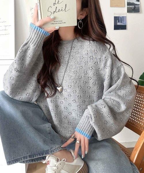 classicalelf(クラシカルエルフ)の「大人可愛い透け感で着映える。袖配色フラワーアイレットニット(長袖)(ニット/セーター・レディース・ベージュ/ブラウン/グレー/グリーン/ブラック/アイボリー/ネイビー・X-LARGE/LARGE/SMALL/MEDIUM)」の3枚目の写真