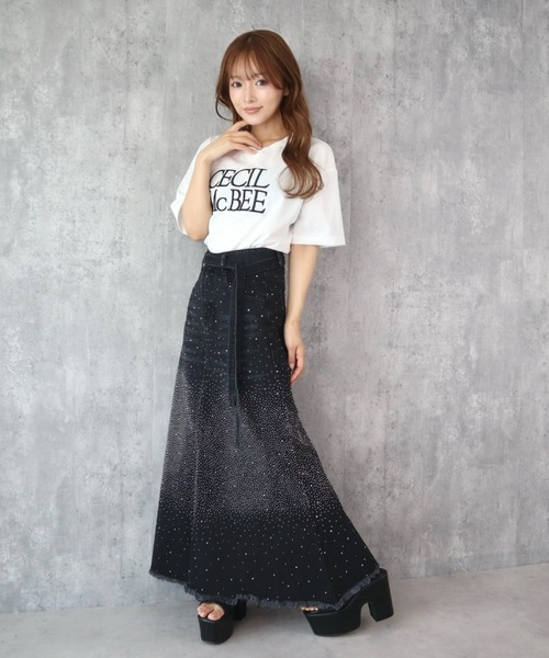 CECIL McBEE(セシルマクビー)の「ラインストーンデニムスカート(デニムスカート・レディース・ブラック/サックスブルー・61/64)」の3枚目の写真
