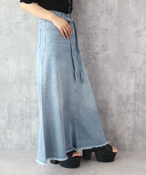 CECIL McBEE(セシルマクビー)の「ラインストーンデニムスカート(デニムスカート・レディース・ブラック/サックスブルー・61/64)」の15枚目の写真