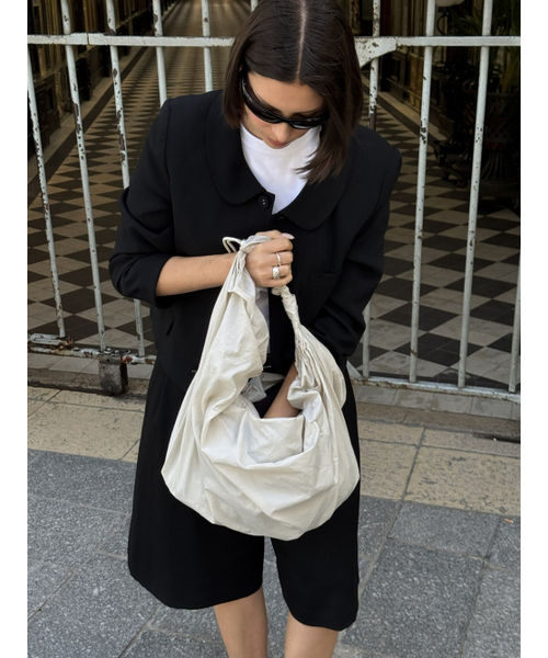 ACOC（アコック）の「Glossy Mid Tangle Twist Bag_Ivory（ショルダーバッグ・レディース・その他・FREE）」の4枚目の写真