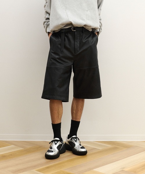 VEIN (ヴェイン)の「SULFUR DYED CHINO CLOTH BAGGY SHORTS(デニムパンツ・メンズ・ベージュ/グレー系/ブラック・2/1/3)」の4枚目の写真