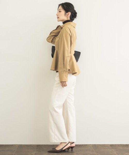 NEUNA(ヌナ)の「【AW collection 第1弾! 仕立ての美しさに、心ときめく一枚 】メタルカフスペプラムシャツ(シャツ/ブラウス・レディース・ブラック/ベージュ/オフホワイト・FREE)」の18枚目の写真