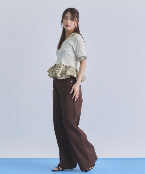 archives(アルシーヴ)の「ポケットスタッズセミフレアデニム(デニムパンツ・レディース・ベージュ/ブラウン・SMALL/MEDIUM)」の6枚目の写真