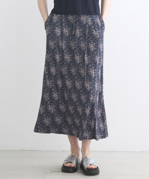 three dots(スリードッツ)の「トラベルラインロングスカート(スカート・レディース・マルチ・X-SMALL/SMALL/MEDIUM)」の1枚目の写真