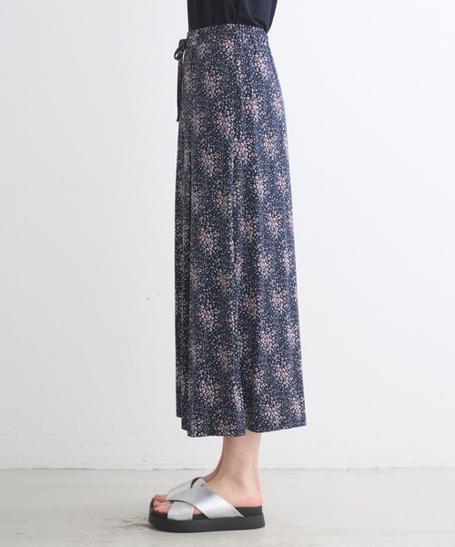 three dots(スリードッツ)の「トラベルラインロングスカート(スカート・レディース・マルチ・X-SMALL/SMALL/MEDIUM)」の12枚目の写真